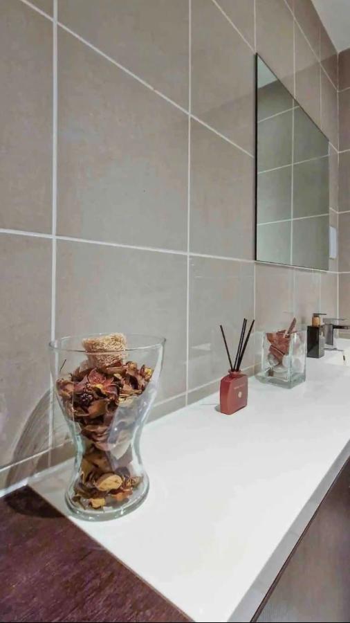 Spacious 2 Bed In The Heart Of Kensington Appartamento *