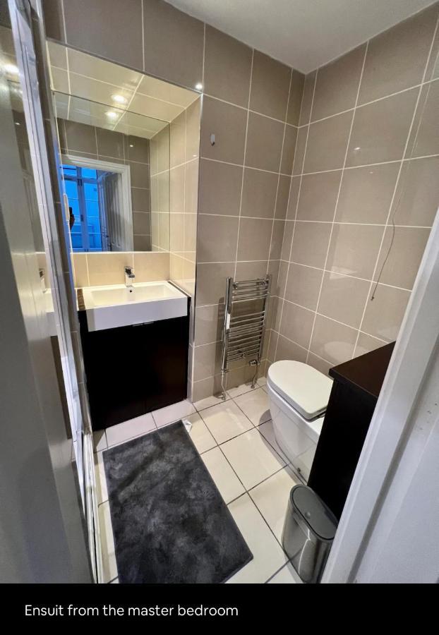Spacious 2 Bed In The Heart Of Kensington Appartamento *